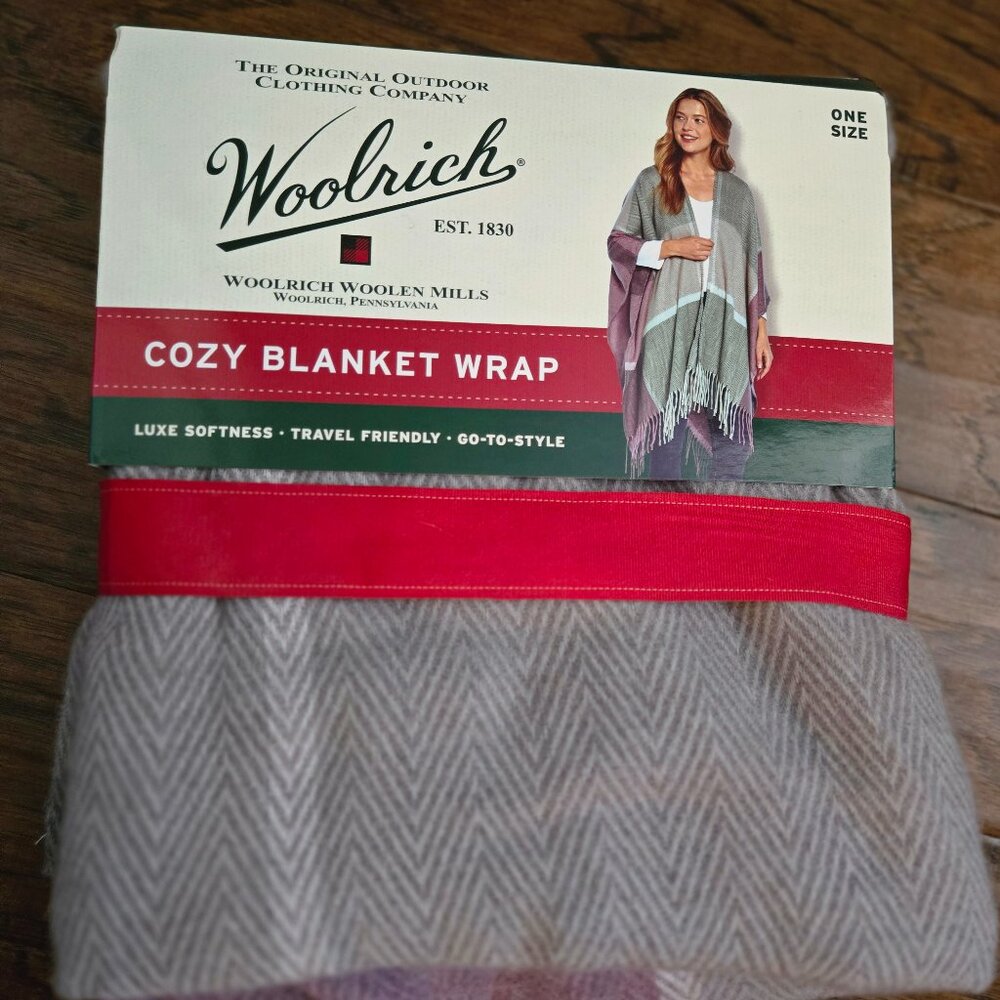 Woolrich light purple plaid blanket wrap OS